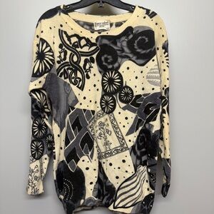 Vintage Franco Valeri Black and Cream Patterned Women's Top